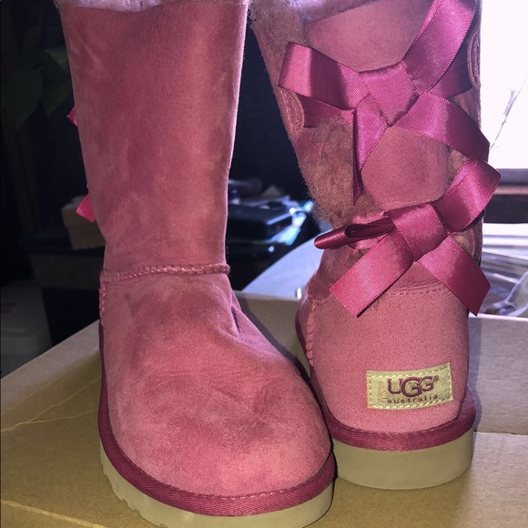 Uggs - Picture 1 of 3